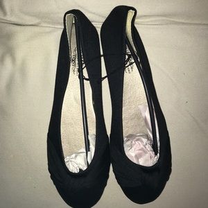 Size 13 Black Knot Ballet Flats